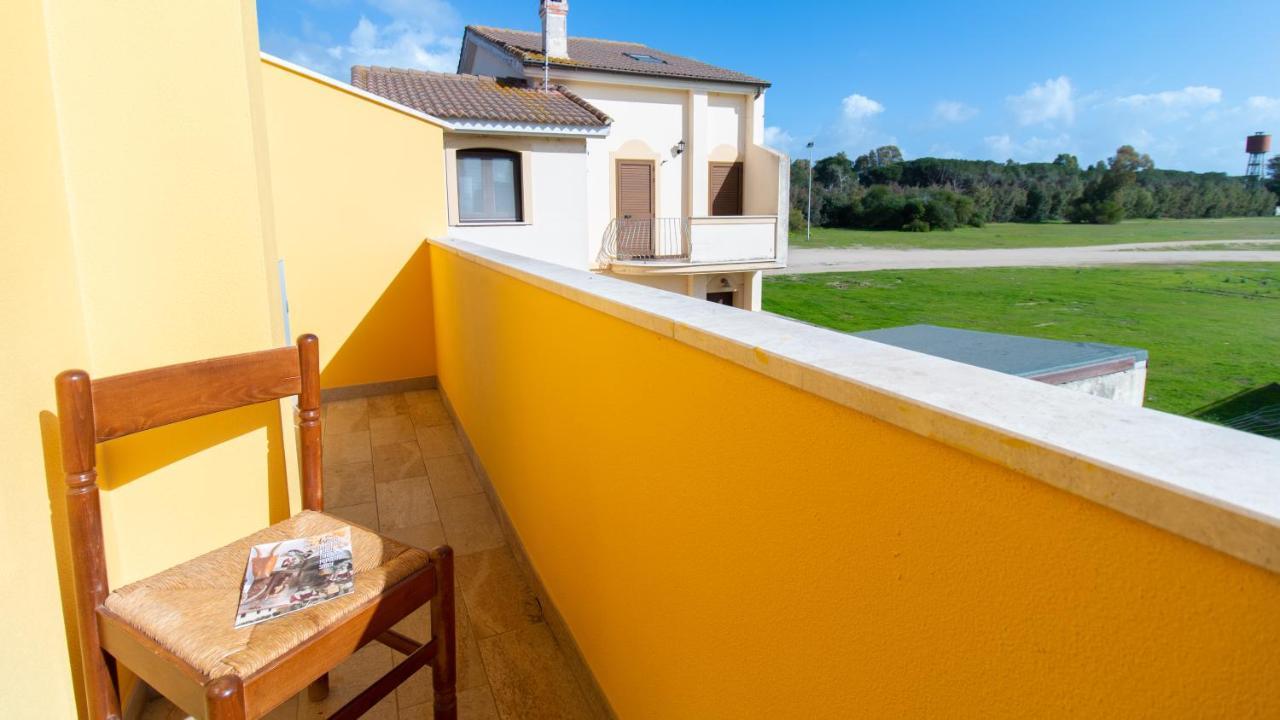 Yellow House-Villetta Con Giardino Oristano Exterior foto